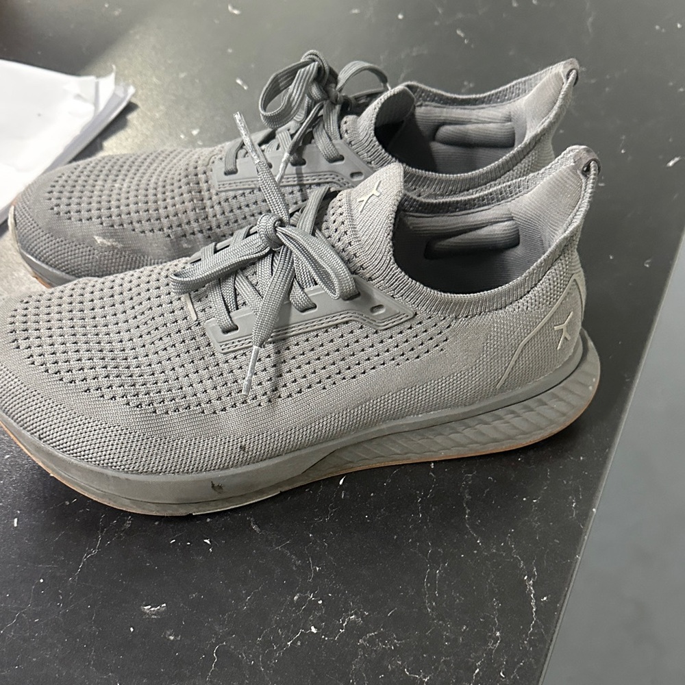 Gray Athletic women’s  Shoes flux runner